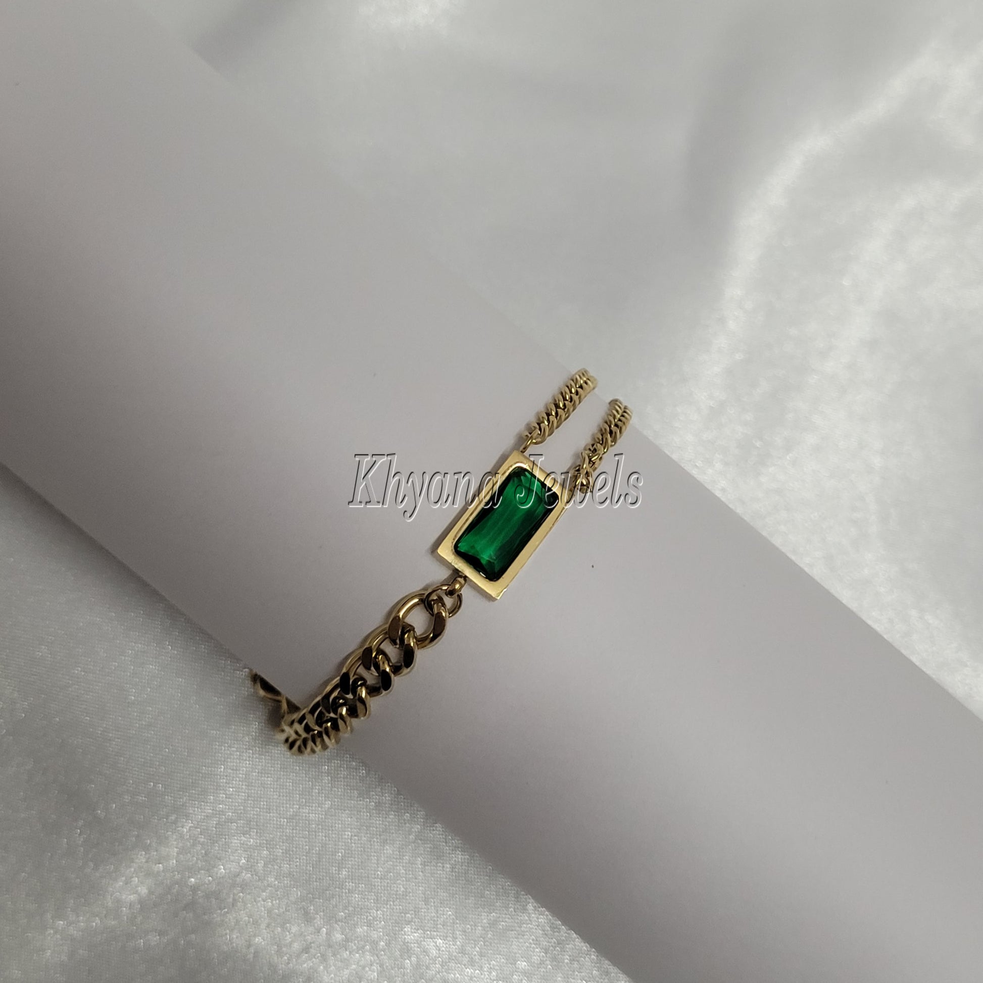Emerald Accent Dual-Chain Bracelet – Luxe Gold Finish