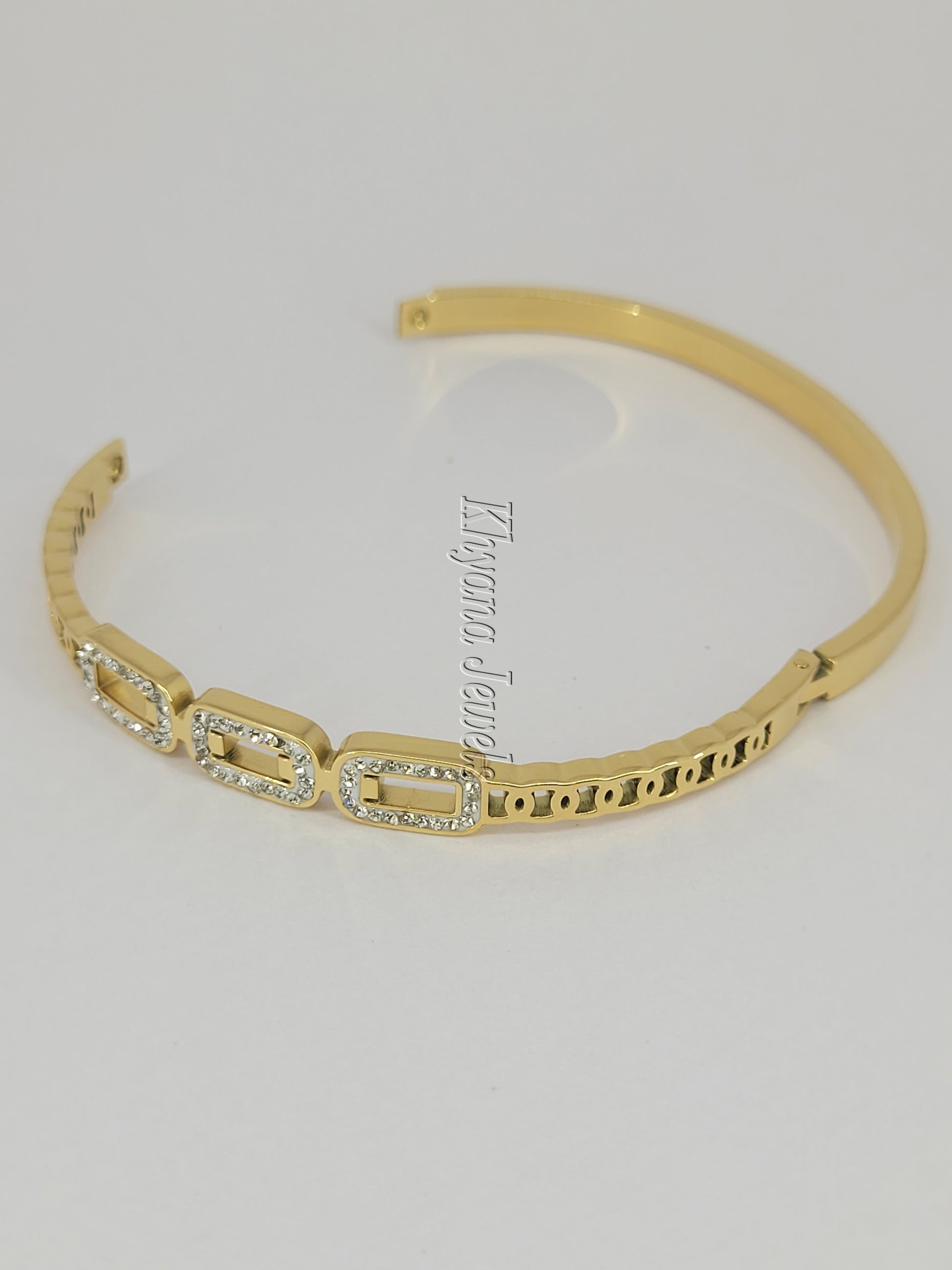 Elegant Oval Link Kada – Anti-Tarnish Gold Plated Bracelet with CZ Stones