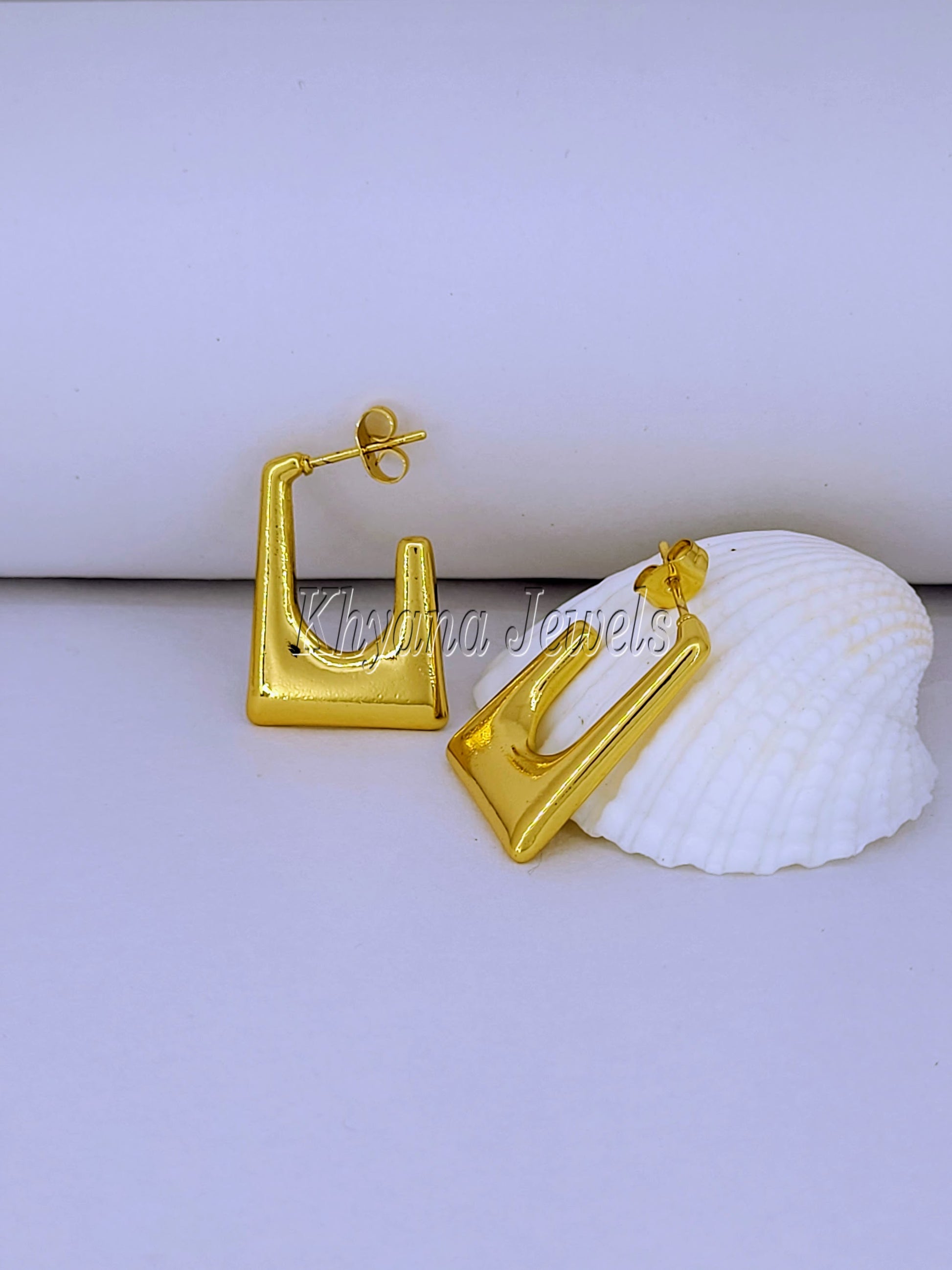 Modern Gold Plated U-Shaped Anti-Tarnish Earrings
