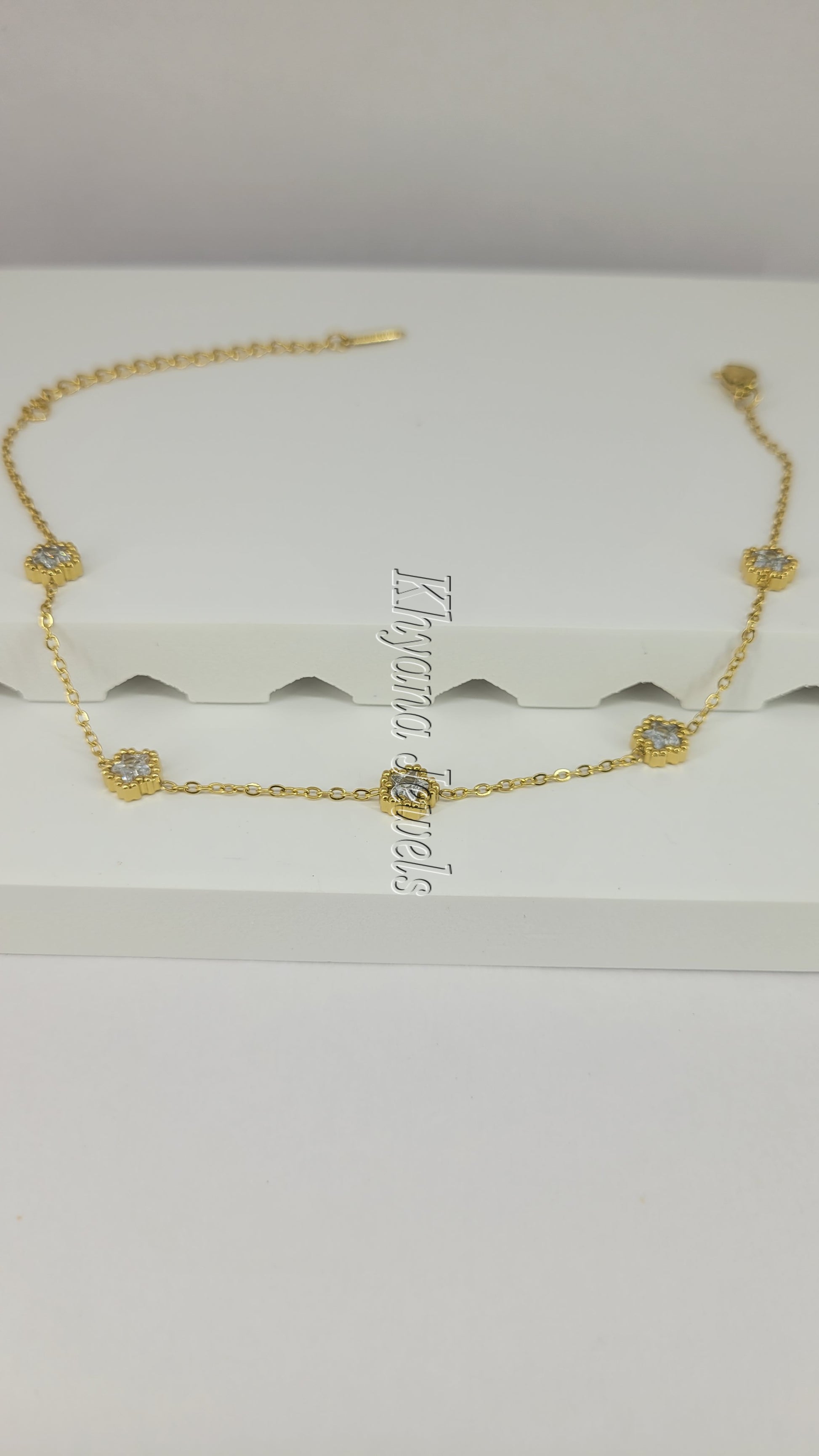 Elegant Anti-Tarnish Gold-Plated Anklet with Floral CZ Charms