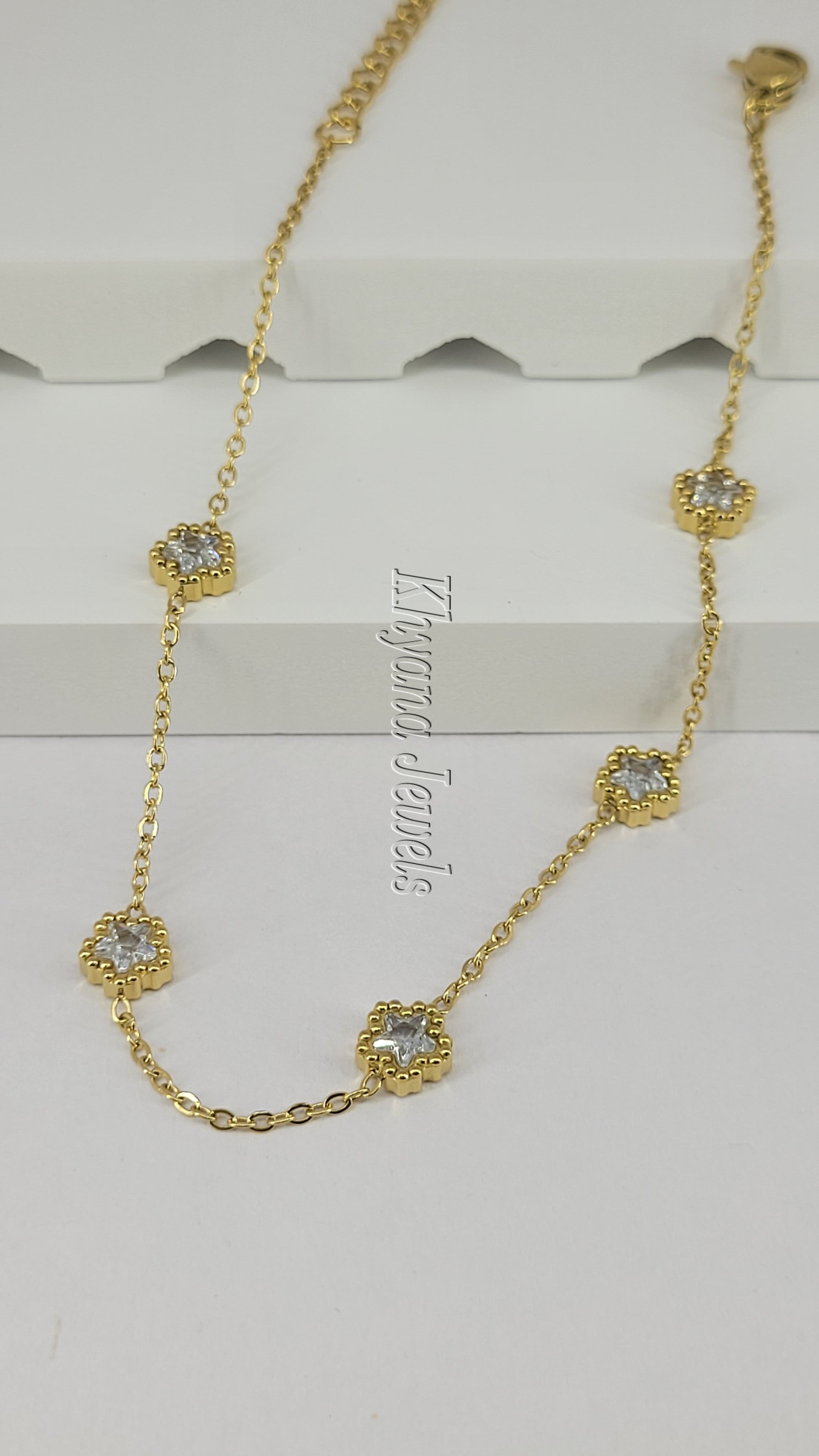 Elegant Anti-Tarnish Gold-Plated Anklet with Floral CZ Charms