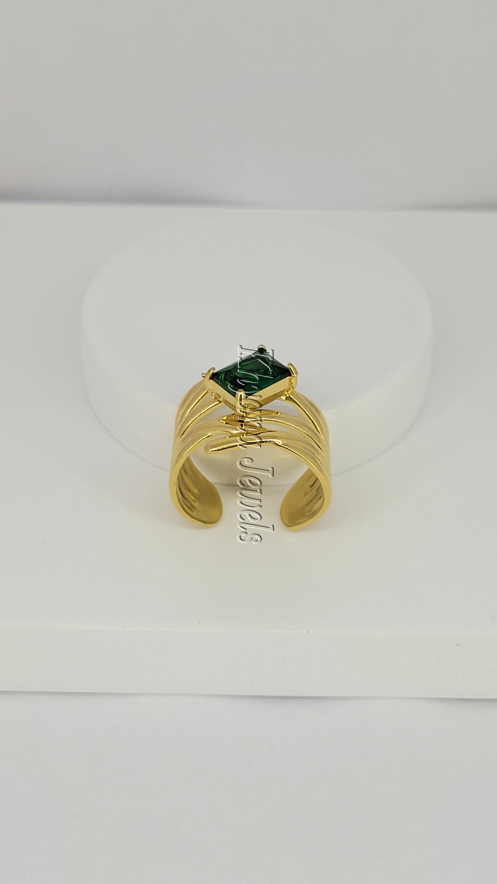 Luxurious Anti-Tarnish Gold Plated Green Crystal Ring