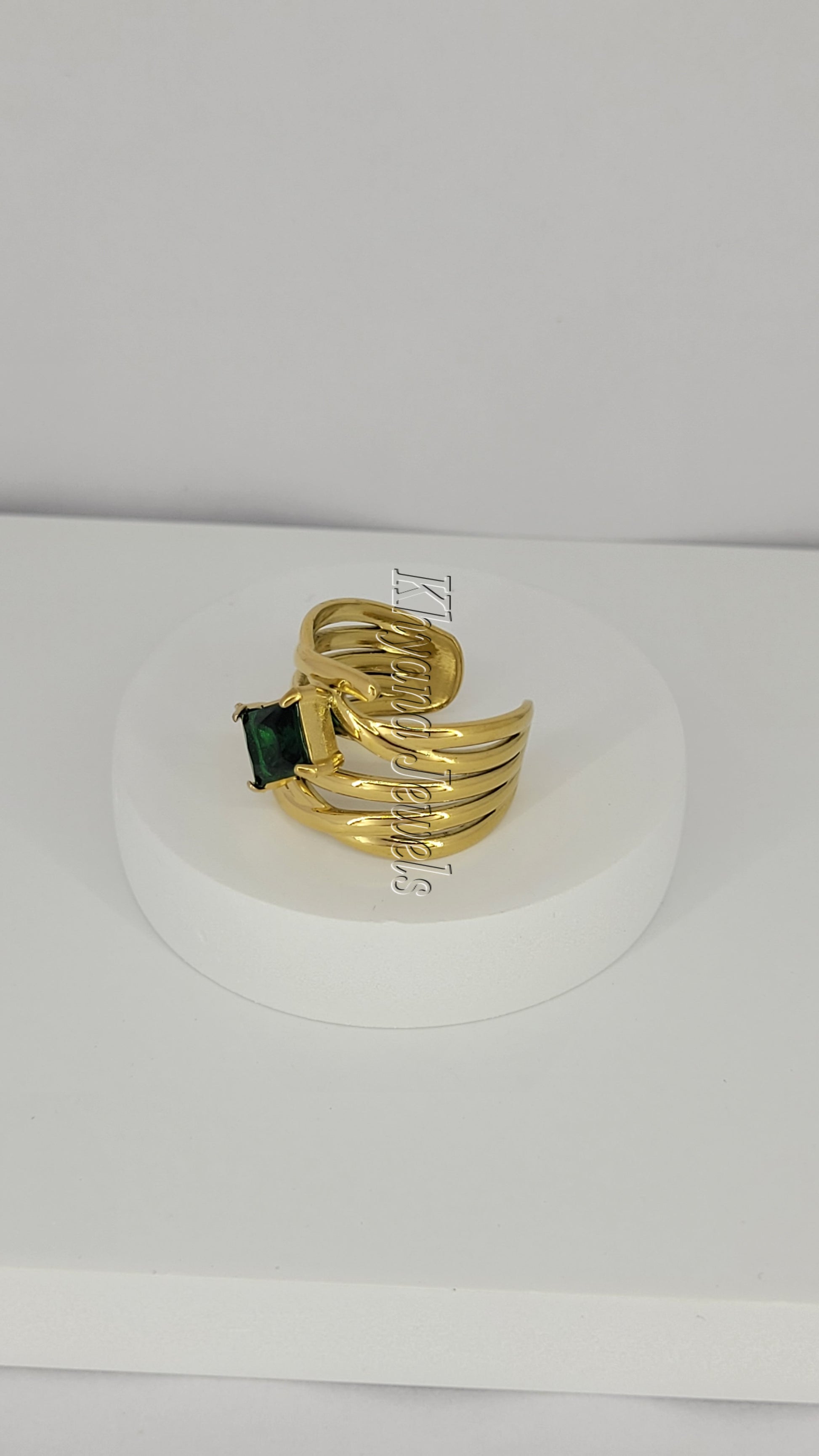 Luxurious Anti-Tarnish Gold Plated Green Crystal Ring