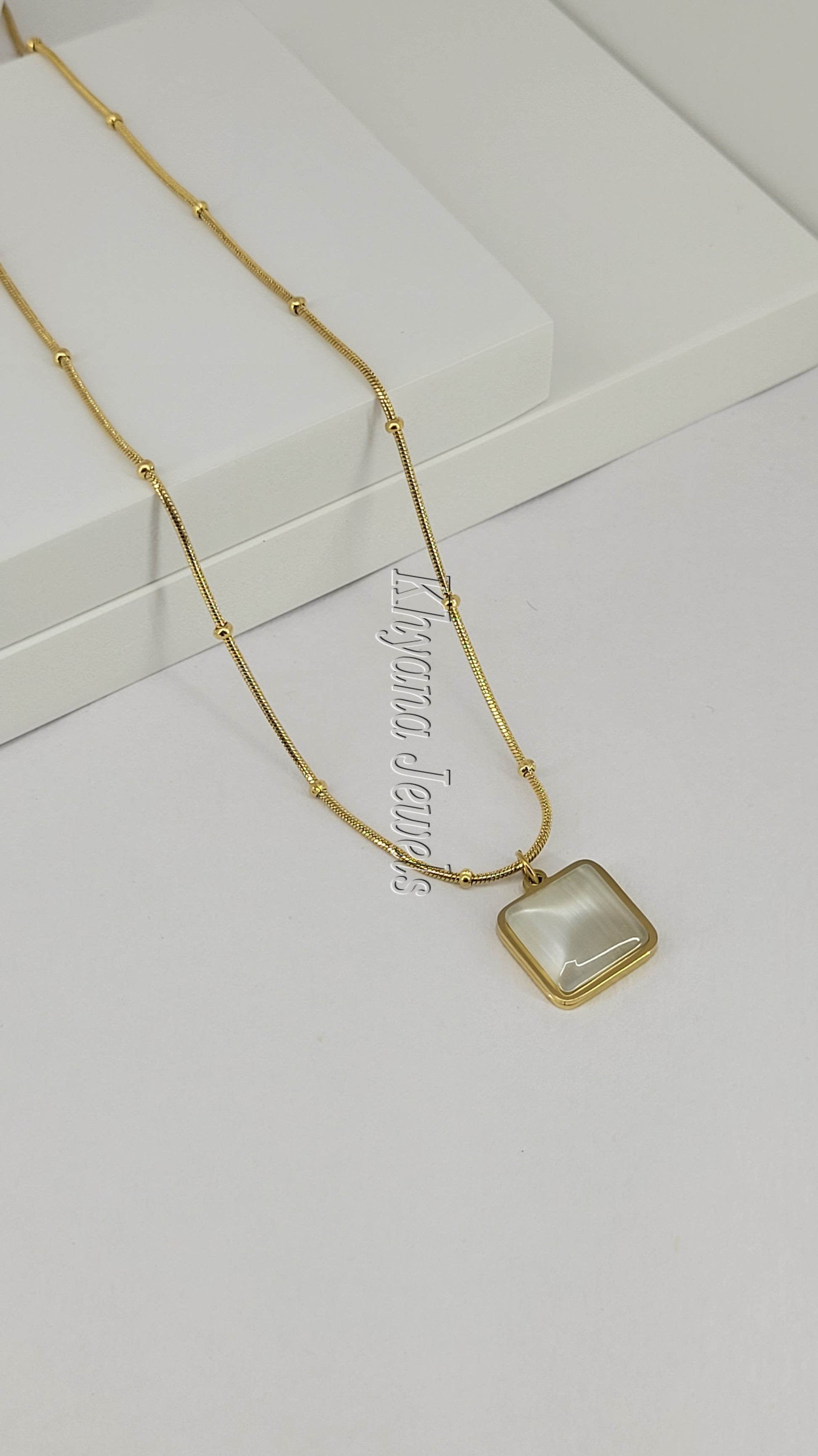 Elegant Gold Plated Anti-Tarnish White Gemstone Necklace