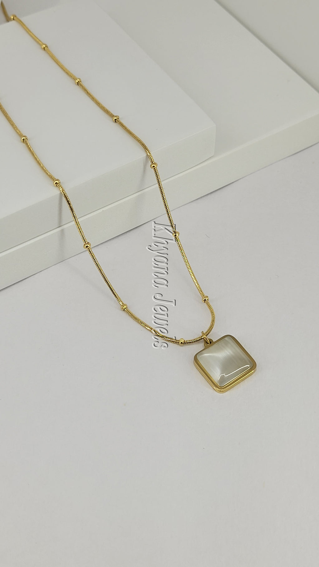Elegant Gold Plated Anti-Tarnish White Gemstone Necklace