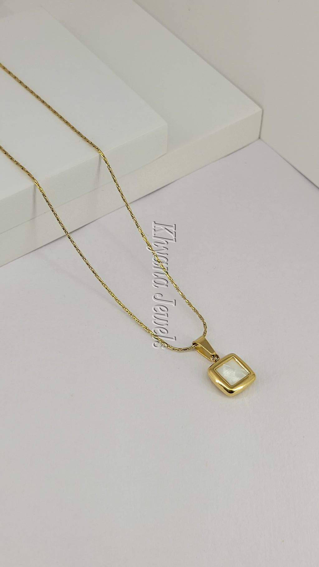 Contemporary White Inlay Gold Plated Anti-Tarnish Necklace
