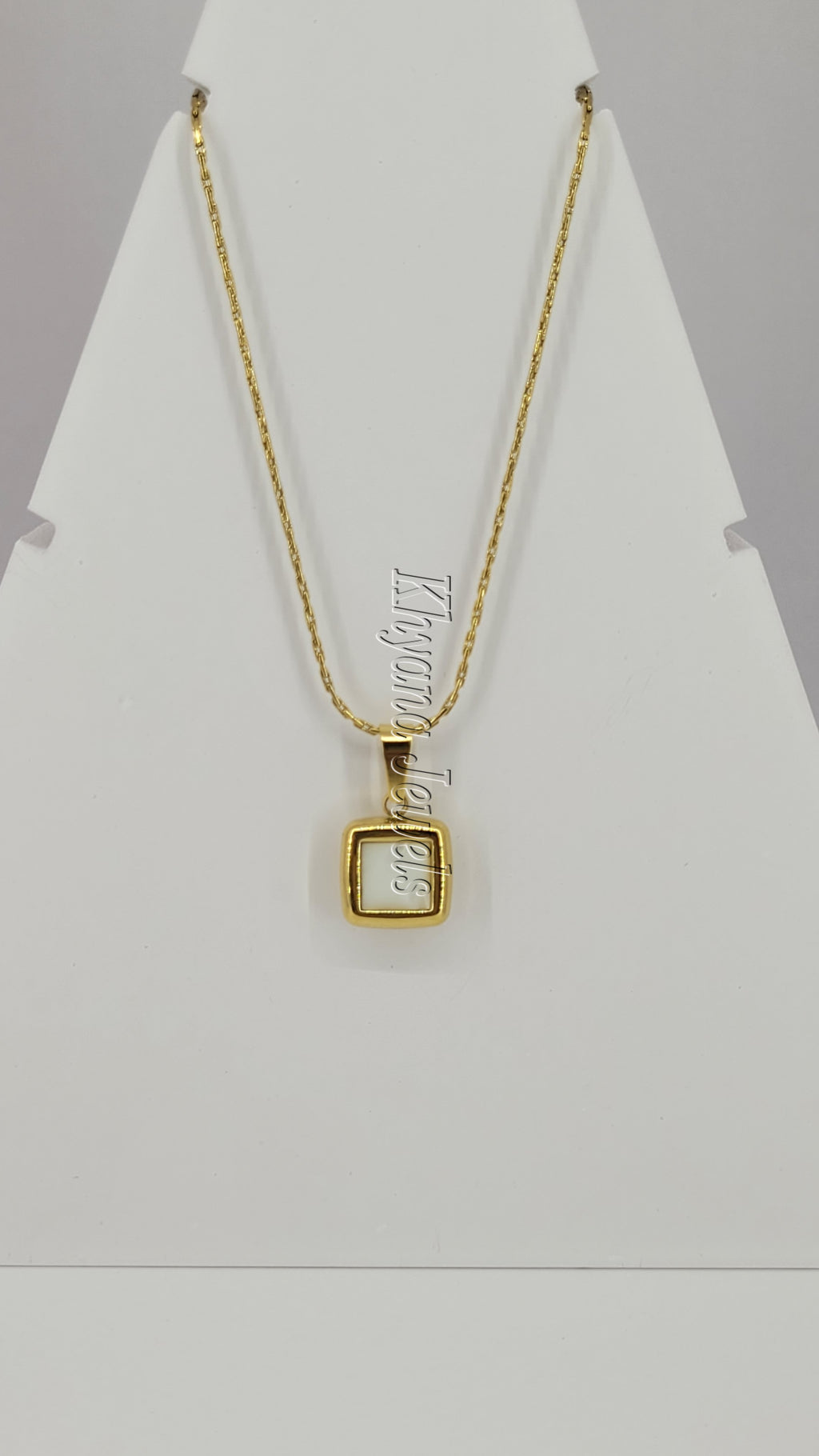 Contemporary White Inlay Gold Plated Anti-Tarnish Necklace