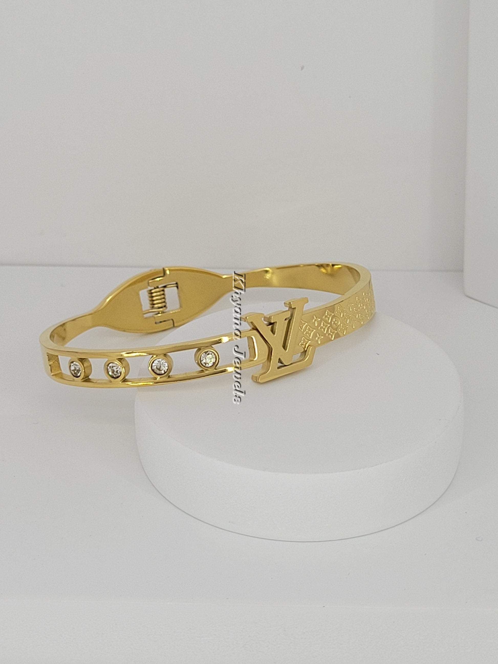 Textured Luxe Screw-Lock Bangle Bracelet
