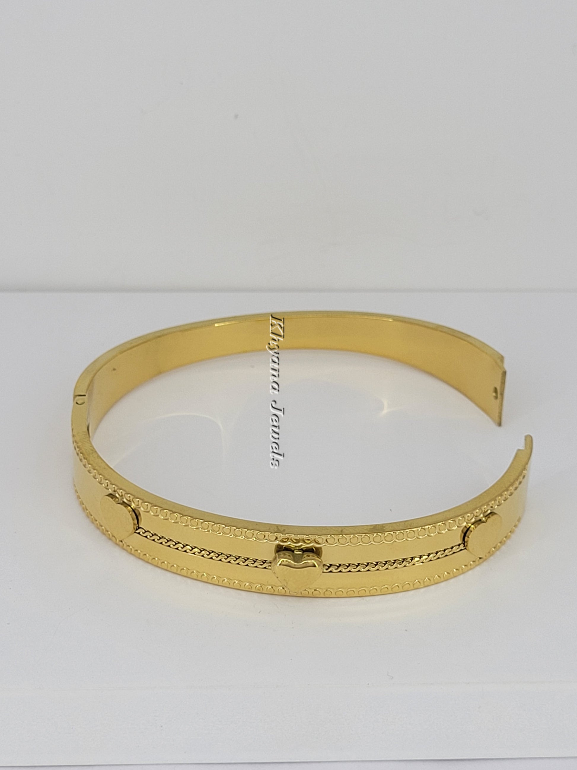 Heart Charm Textured Bangle