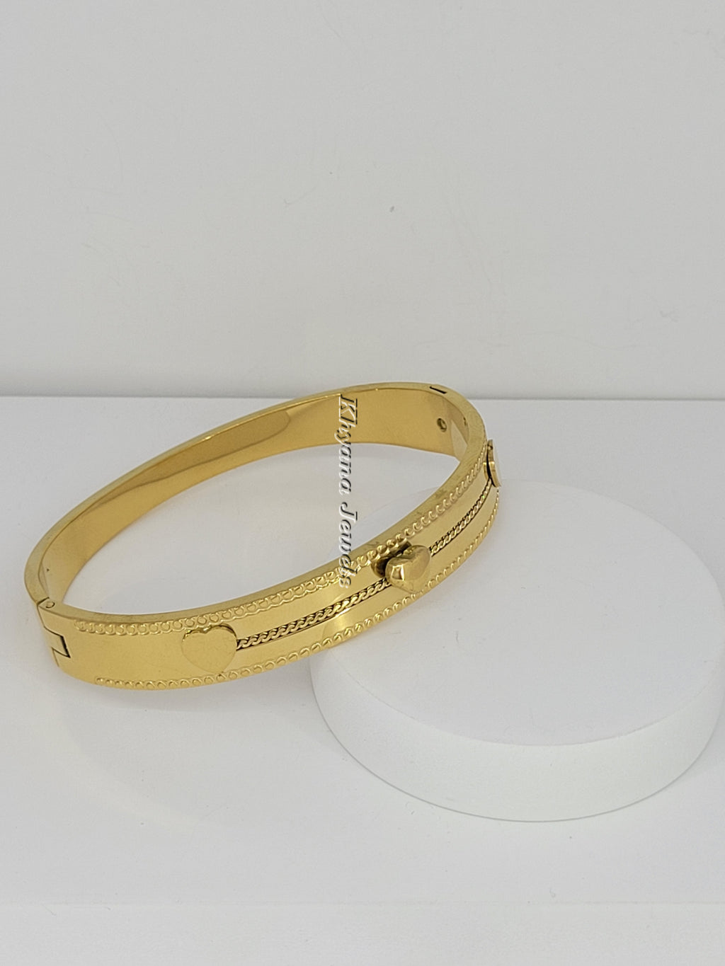 Heart Charm Textured Bangle