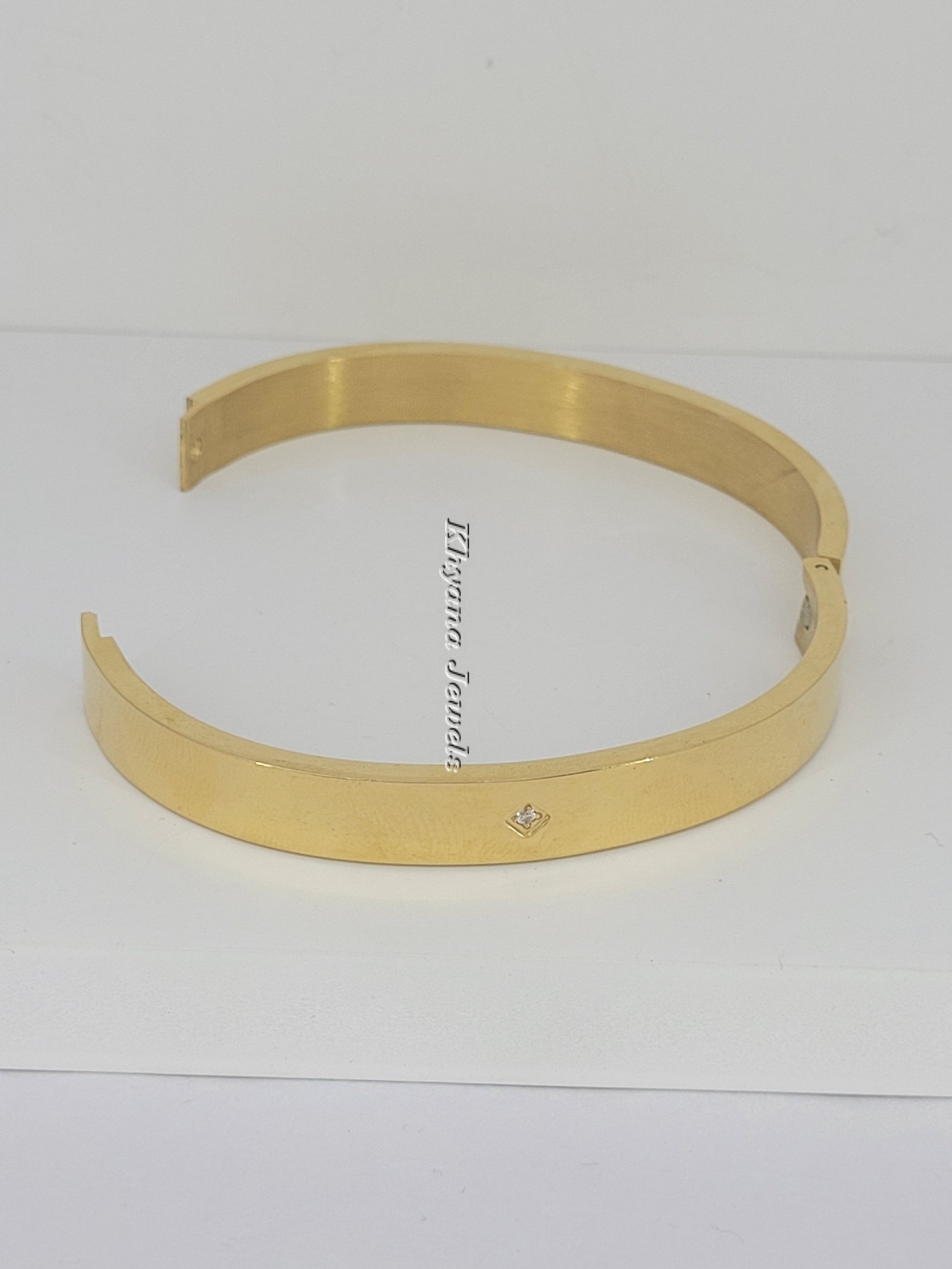 Classic Minimal Diamond-Stud Bangle