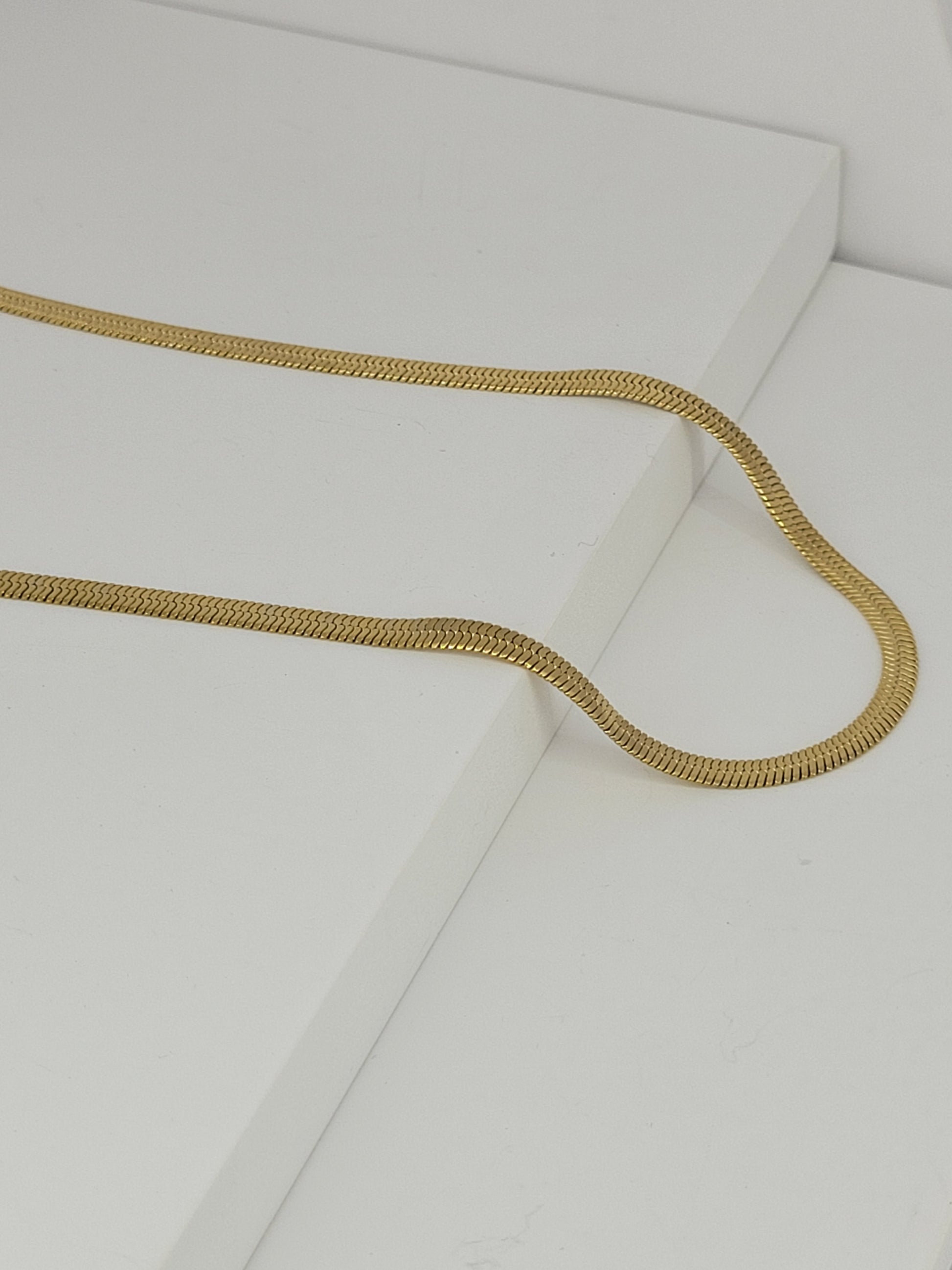 Classic Flat Herringbone Chain Necklace